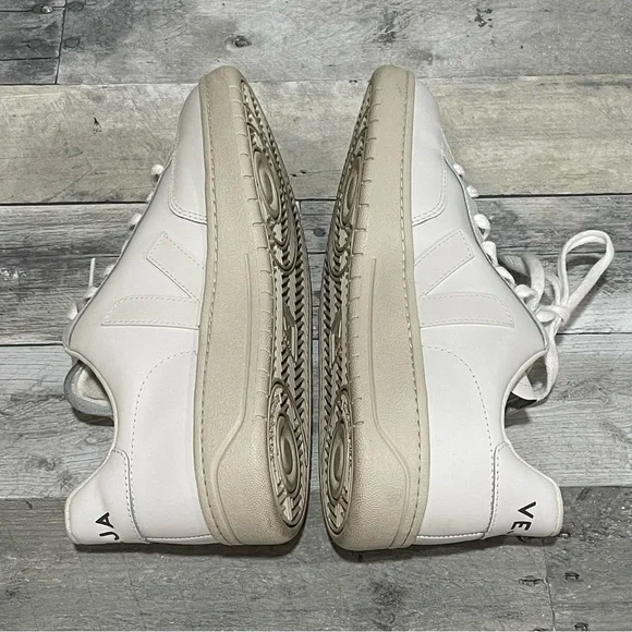 VEJA V-12 Classic Court Low-Top Women’s Sneakers - White - Sz - 10 .US / 41 .EU